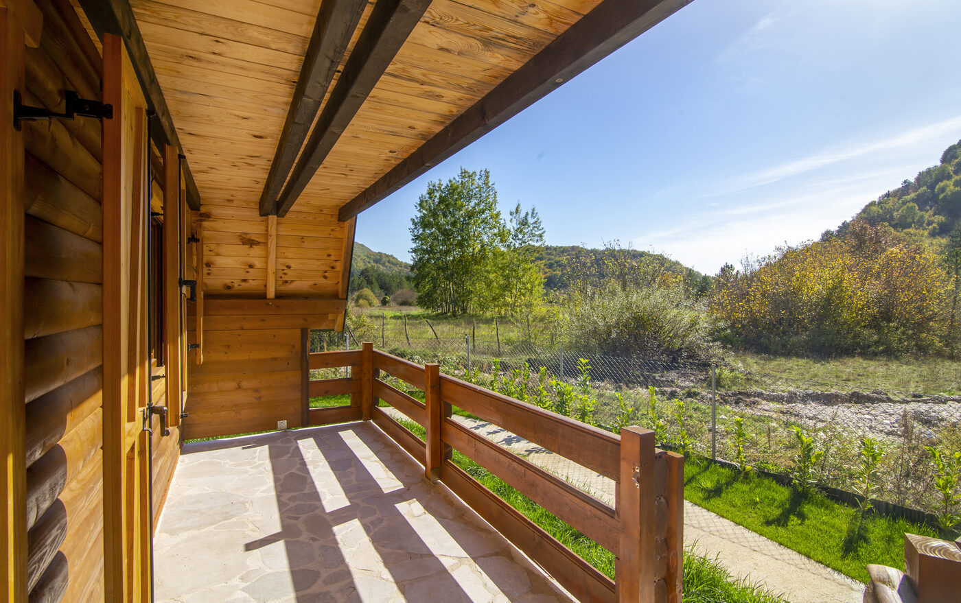 Drvena terasa smještaja GrahovoHomes